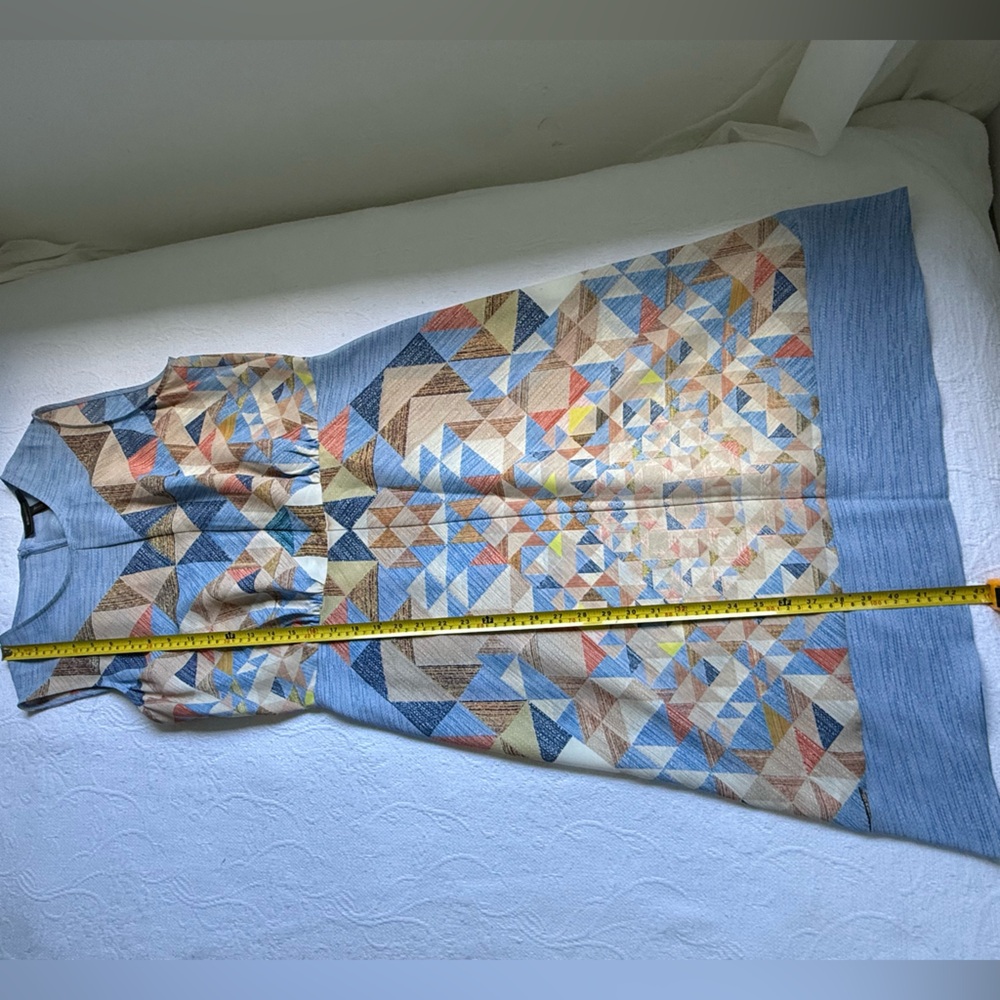 BCBGMaxAzria Geometric Print Midi Dress Sleeveless Pastel Blue Coral Accents 10 - Picture 9 of 14